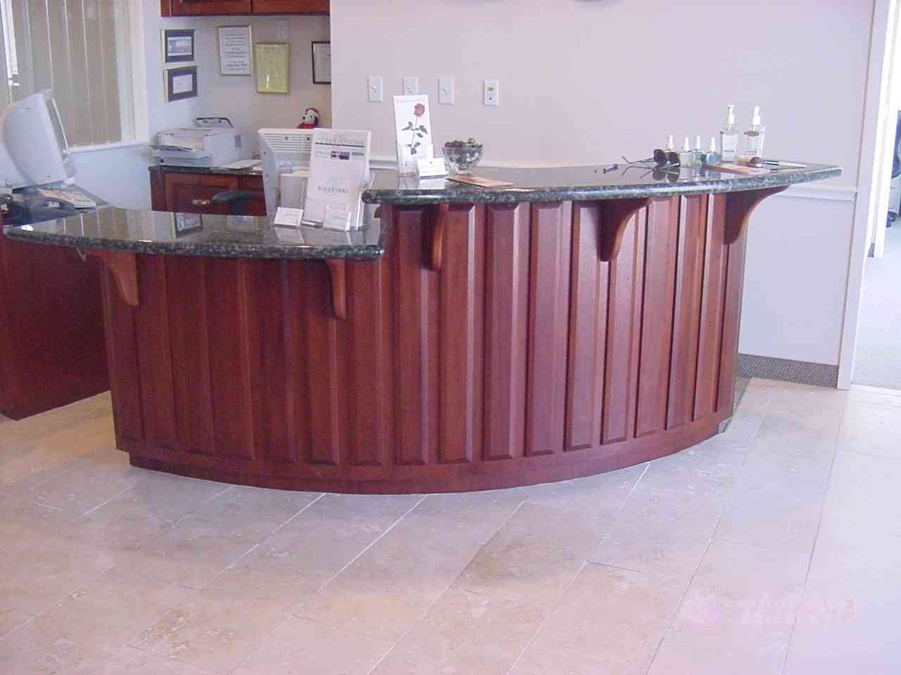 Right reception desk