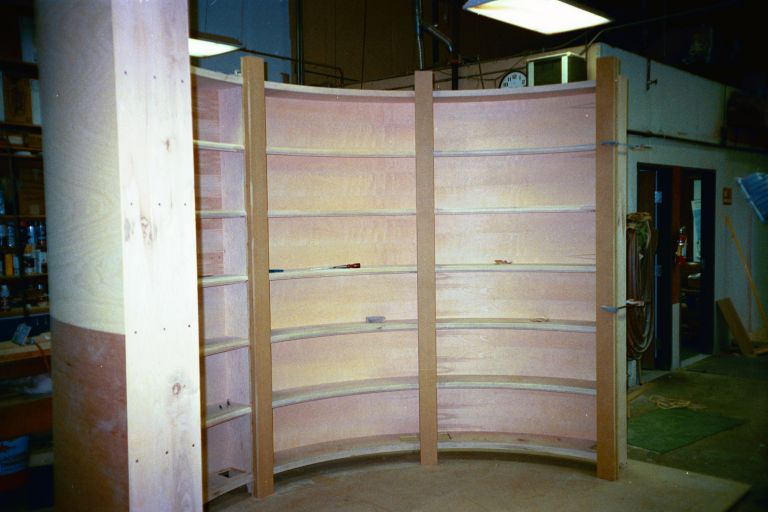 Bookcase with complete backs